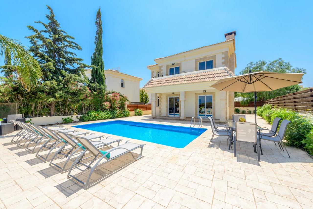 Villa Irina Паралимни Экстерьер фото